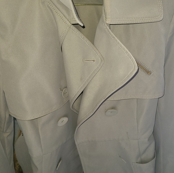 Fall / Rain Coat - Picture 6 of 6